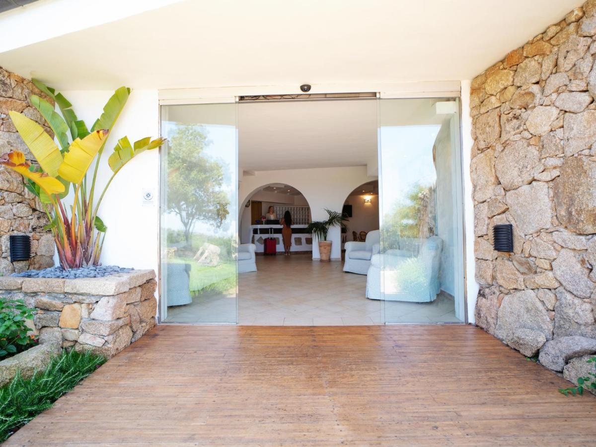 Hotel Pedra Santa Baja Sardinia Exterior photo
