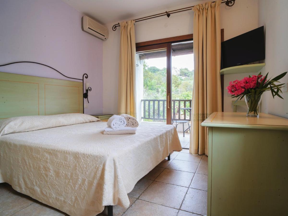 Hotel Pedra Santa Baja Sardinia Exterior photo