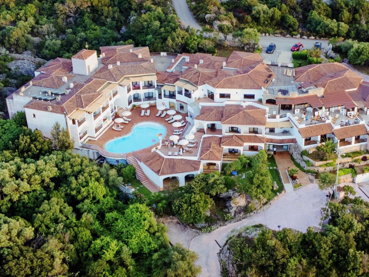 Hotel Pedra Santa Baja Sardinia Exterior photo