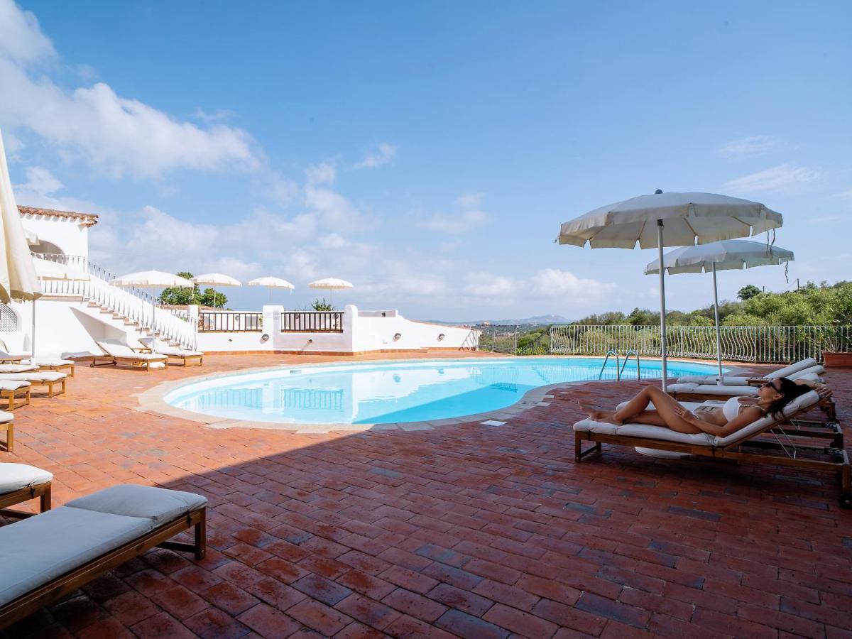 Hotel Pedra Santa Baja Sardinia Exterior photo