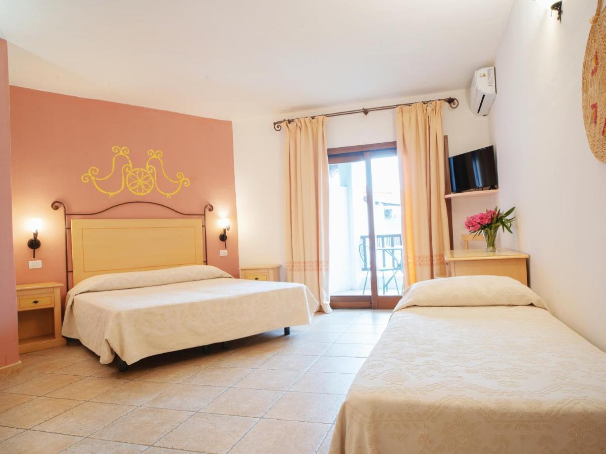 Hotel Pedra Santa Baja Sardinia Exterior photo