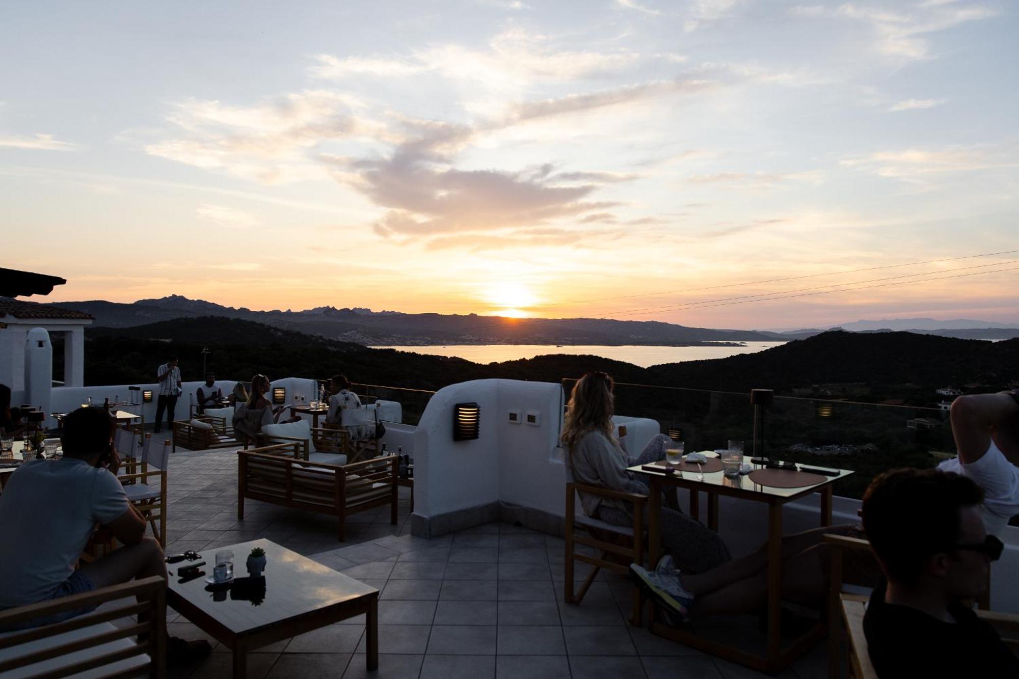 Hotel Pedra Santa Baja Sardinia Exterior photo