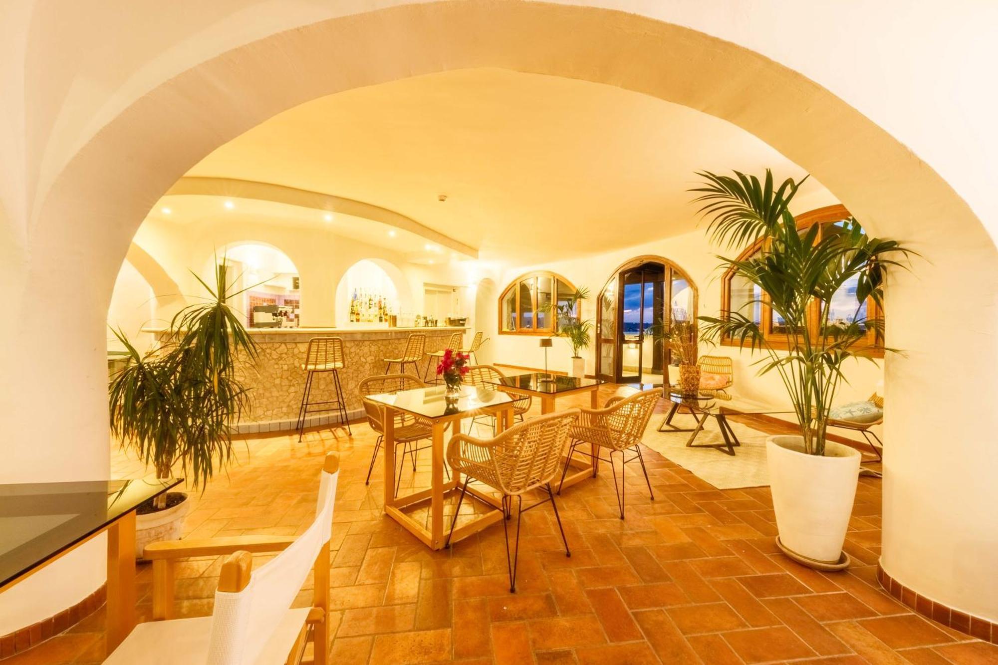 Hotel Pedra Santa Baja Sardinia Exterior photo